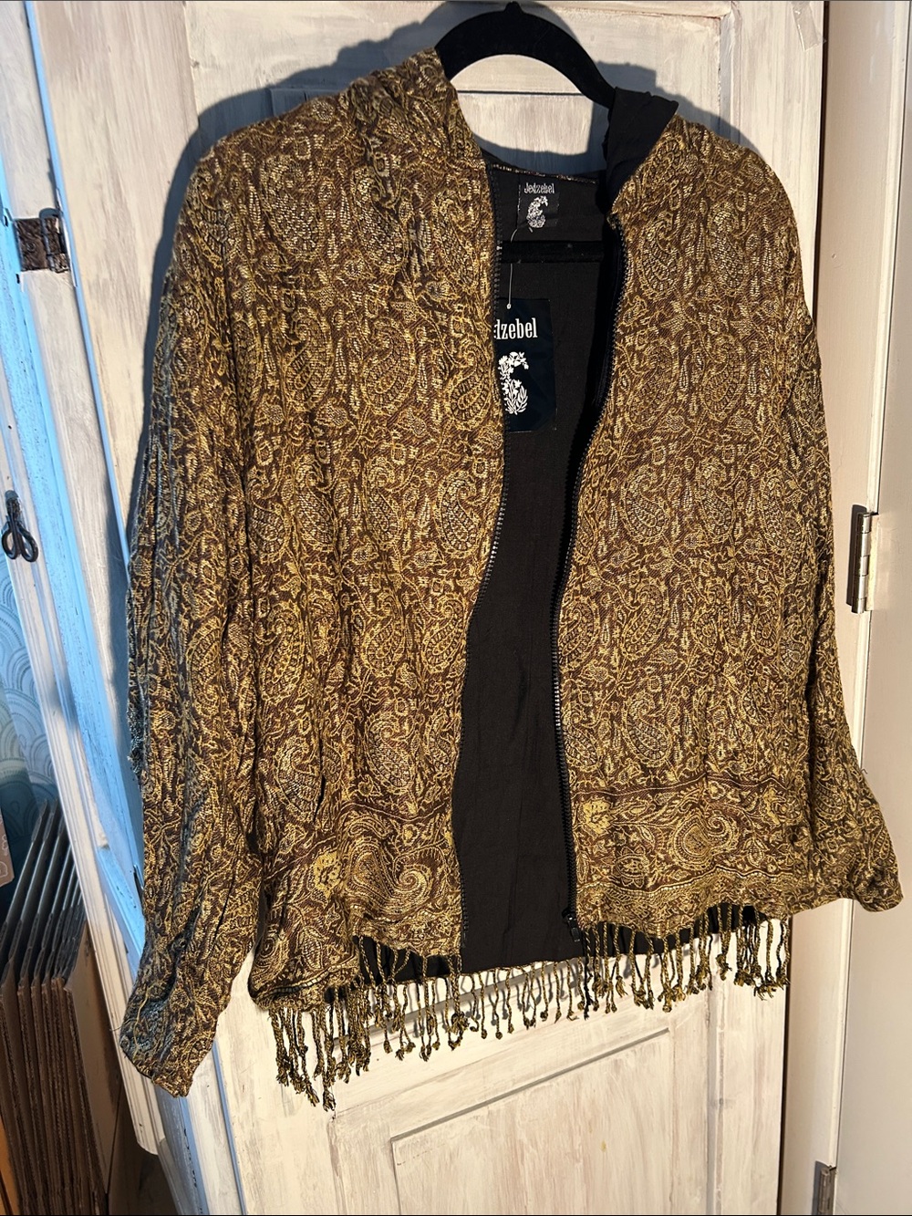 Brown Paisley Hooded Lined Jacket Sweater with Pockets and Fringe
Sz Small